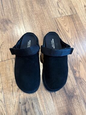 Slippers Black Suede Slip-On Clogs with Strap
